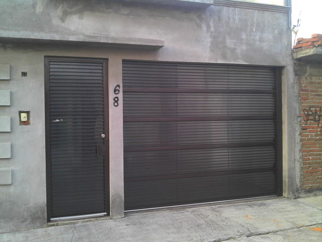 PUERTA DE HERRERÍA TIPO AMERICANA Y PEATONAL